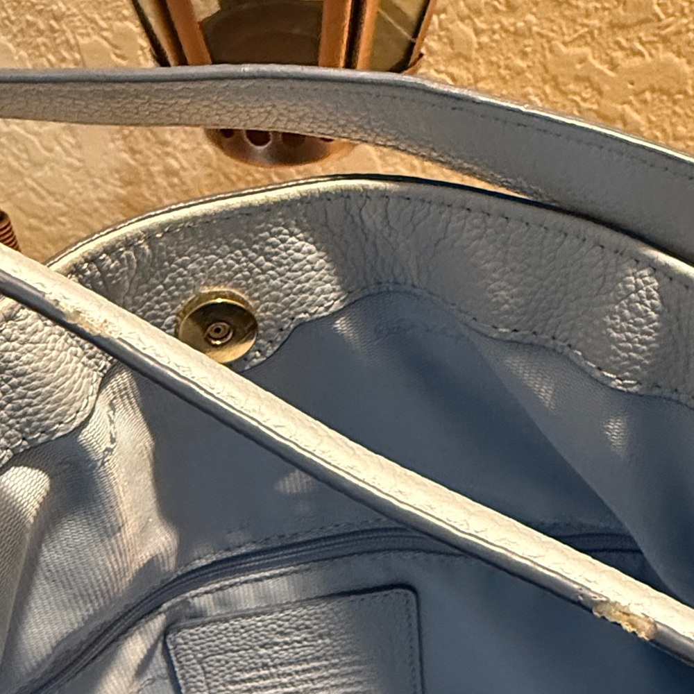 COACH Edie Baby Blue Leather Women's Shoulder Bag with embossed horse & carriage - Picture 12 of 12